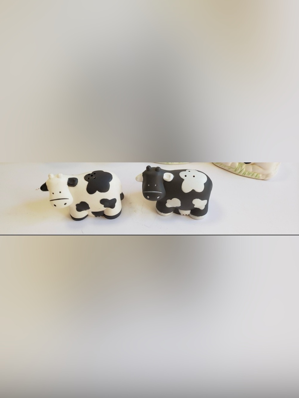 Cow Salt & Peppers Vintage